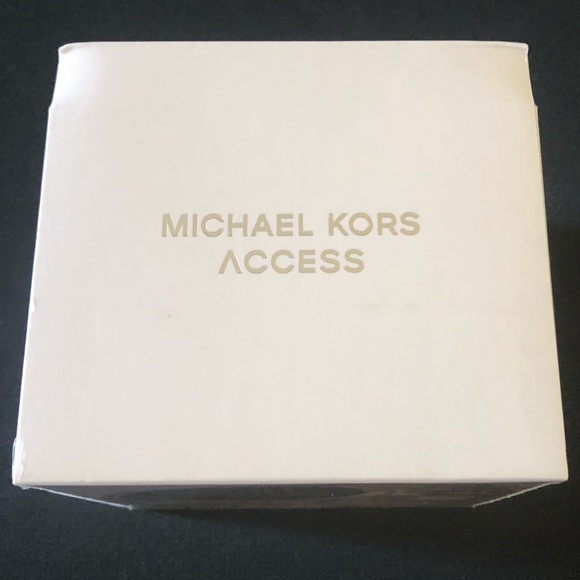 Michael Kors Access Bradshaw Smartwatch Rose Gold - Picture 4 of 6